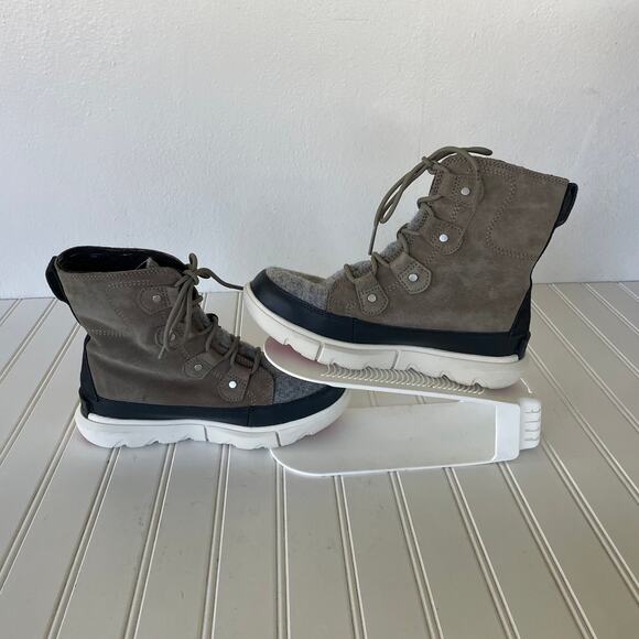 Sorel Size 6.5 Gray Suede Out n About Snow Boot - Picture 5 of 8